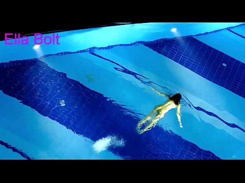 ❤️ मी पाहणे थांबवू शकत नाही, तरुण गोरा ELLA BOLT रिसॉर्ट पूलमध्ये नग्न पोहताना पकडला गेला ❤️ गुदद्वारासंबंधीचा व्हिडिओ mr.dreamlandpassionjourney.ru वर ❌️